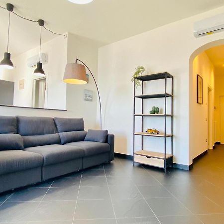 Sea View Apartment 5 Mt From The Beach Salerno Exteriör bild