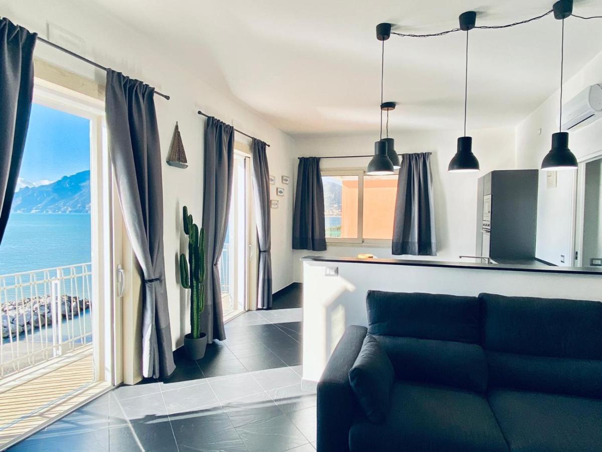 Sea View Apartment 5 Mt From The Beach Salerno Exteriör bild