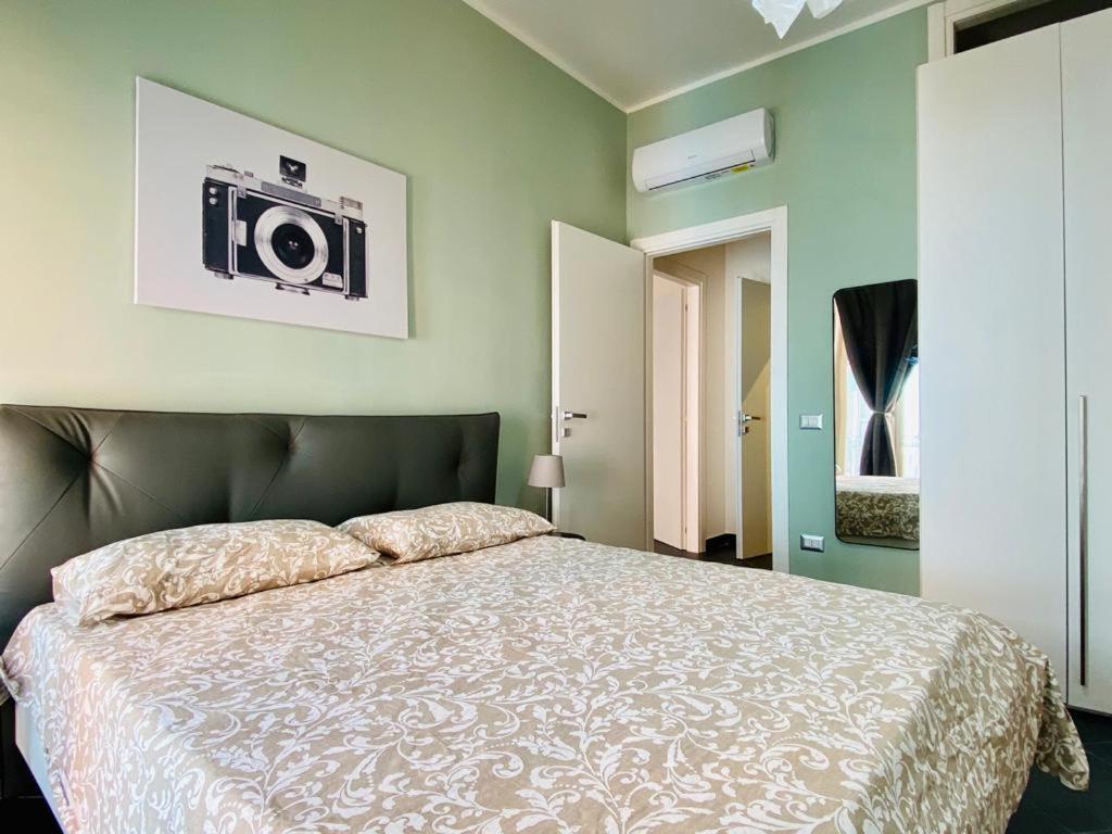 Sea View Apartment 5 Mt From The Beach Salerno Exteriör bild